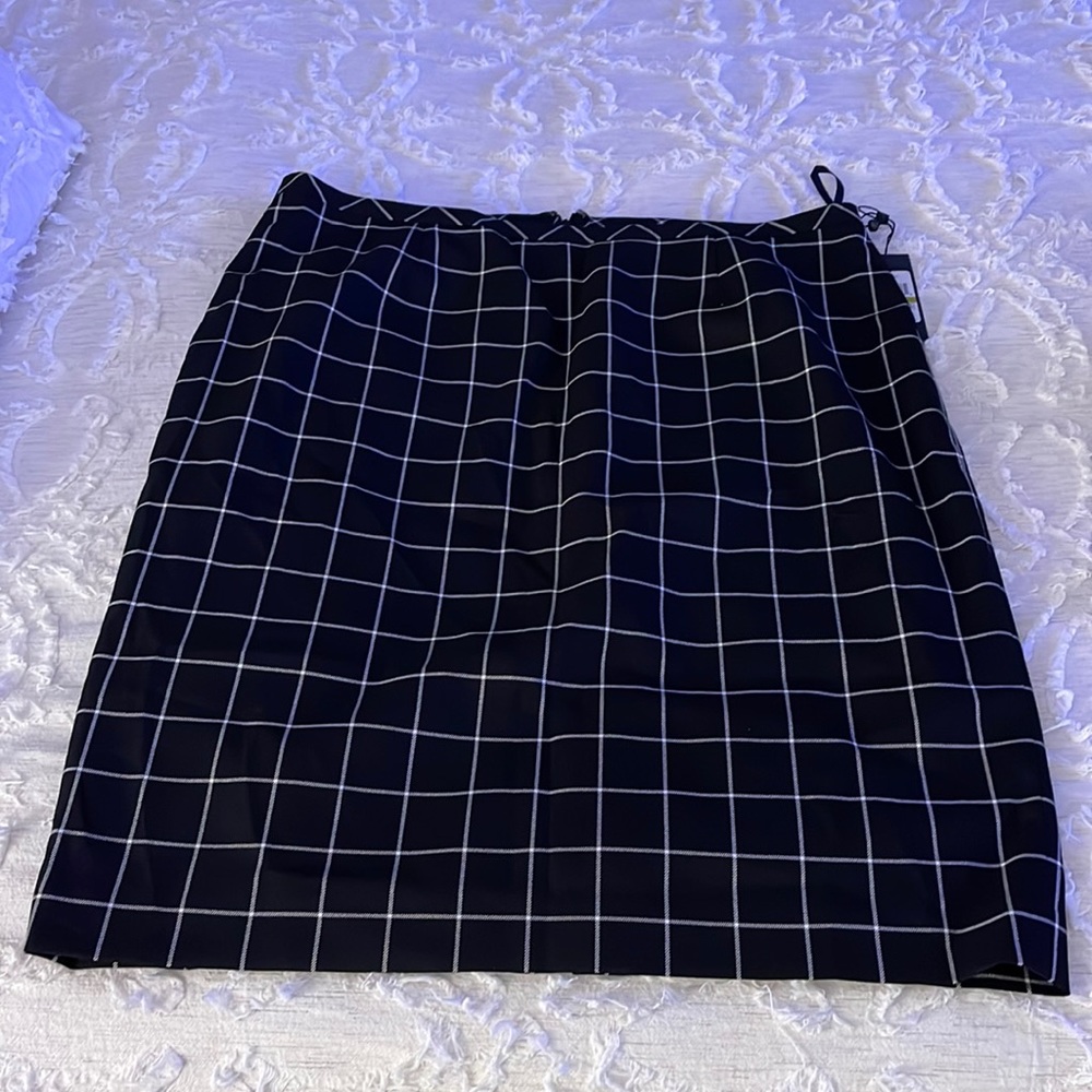 Black and white check pattern skirt